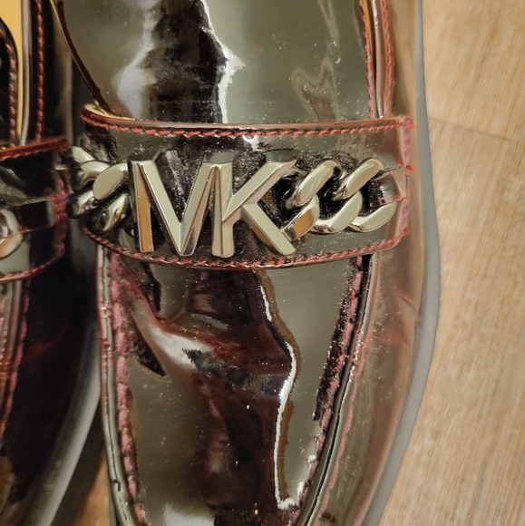 Micheal Kors Blaine Loafer Size 8 Burgundy/Gunmetal Chain Logo - Picture 11 of 16